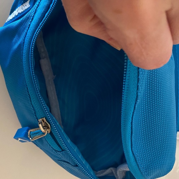 Hoka One One Turquoise Blue Belt Bag for Running - Picture 3 of 4